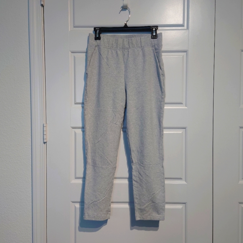 The Group By Babaton x Aritzia Weekender Pants Light Gray